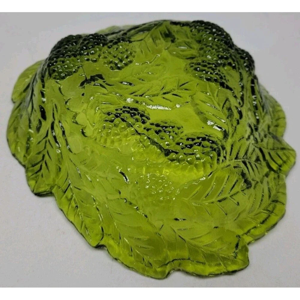 Vintage Indiana Glass Bowl Loganberry Olive Green Texture Berries Leaves Dish 7”